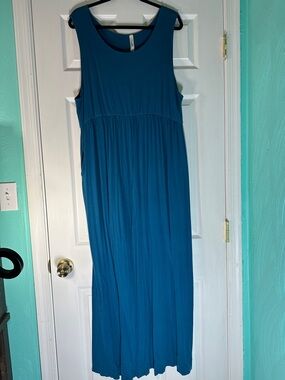 Sleeveless Teal Maxi Dress with Gathered Waist
